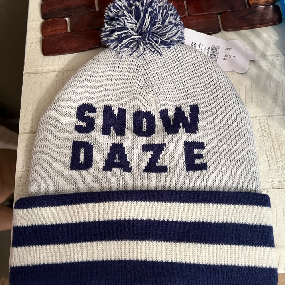 Winter cap snow daze